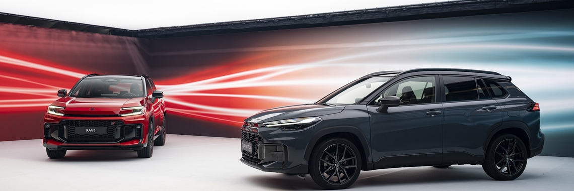 Toyota-RAV4-voorzijde-Corolla-Cross-zijkant